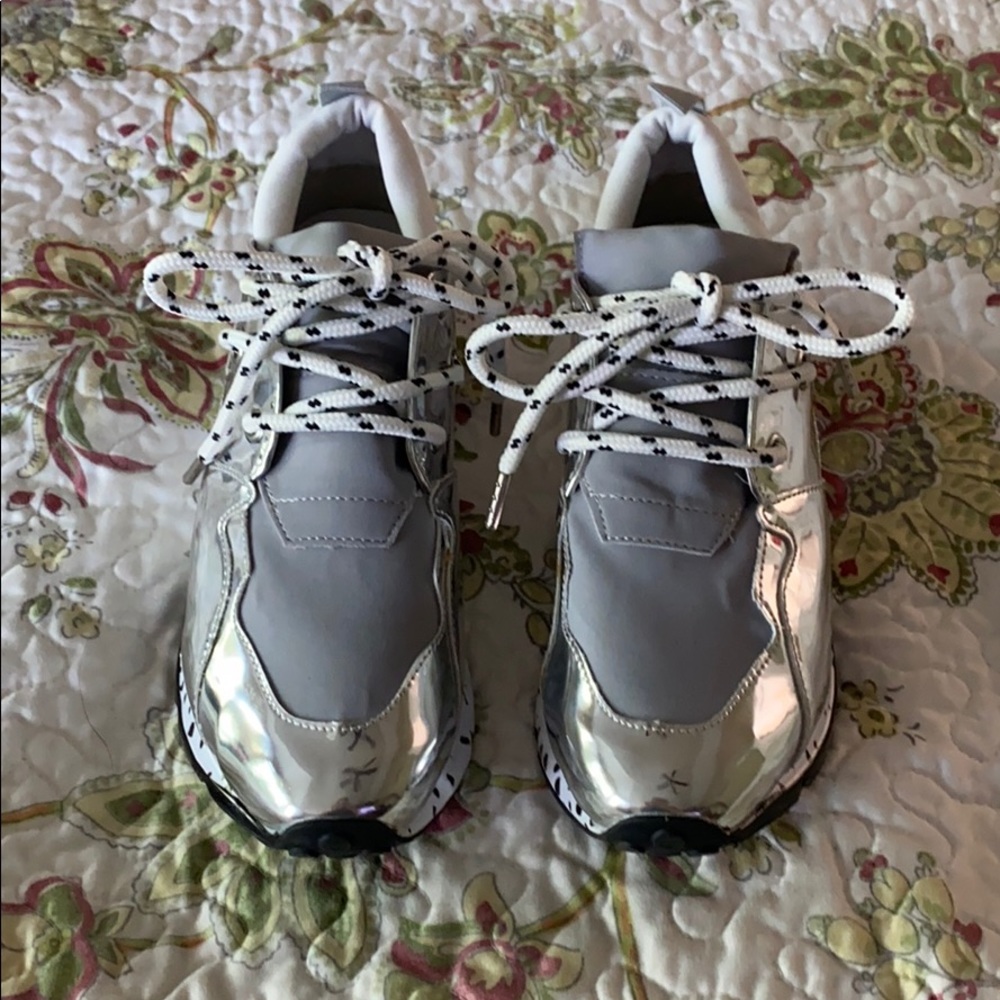 Steve Madden tennis shoes